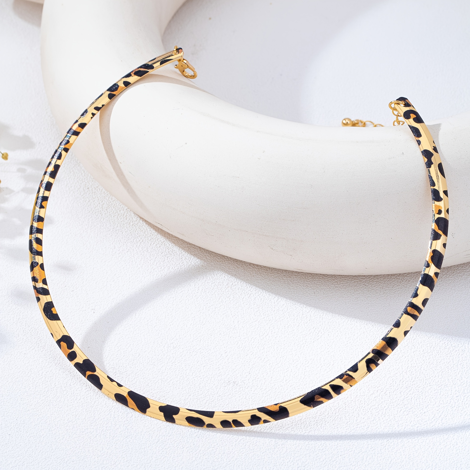 Women's Fashionable Leopard Print Choker Necklace